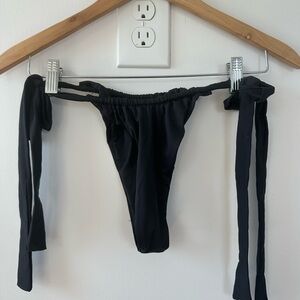 Frankie’s Bikinis Black Bottoms